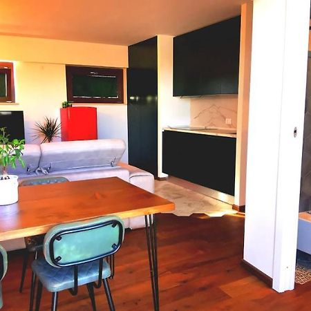 Appartamento Cosy Penthouse Loft With Stunning View Roma Esterno foto