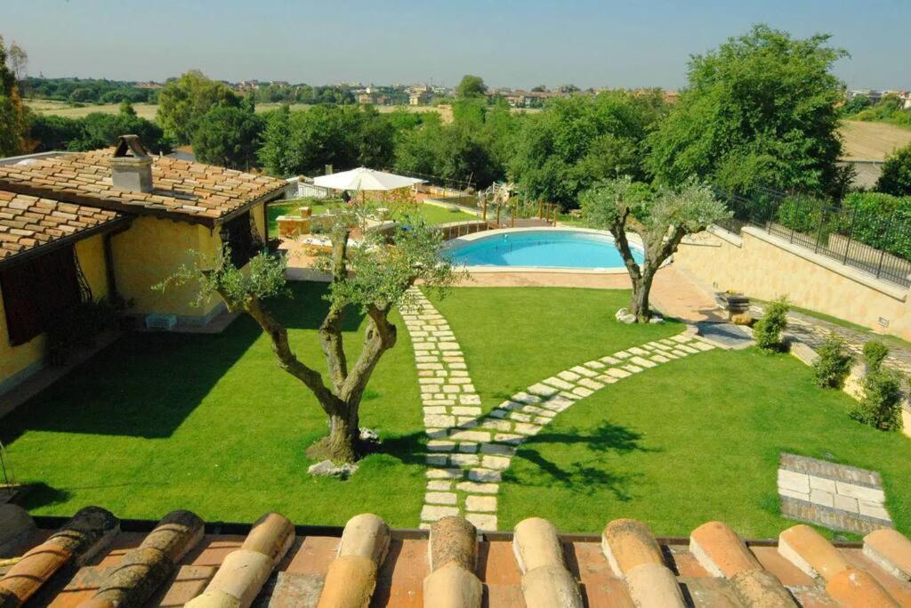 Appartamento Cosy Penthouse Loft With Stunning View Roma Esterno foto