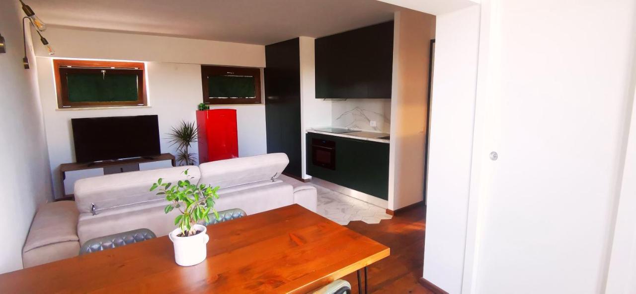 Appartamento Cosy Penthouse Loft With Stunning View Roma Esterno foto